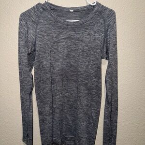 Lululemon Athletica Charcoal Long Sleeve Top